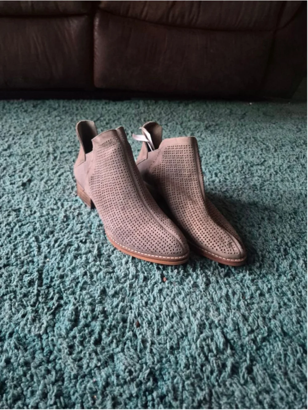 Vince Camuto Celena Ankle Booties Tan Eyelet Size 7M